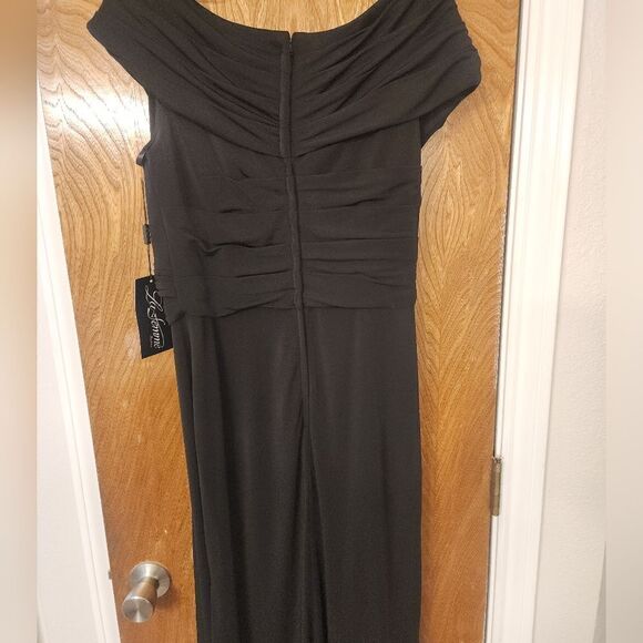 XSCAPE Scuba Boat Neck 3/4 Sleeve Cut-Out Ruched Side Bow Gown Size 18W - Picture 3 of 9